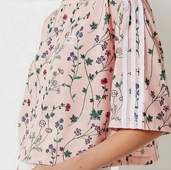 ADIDAS wildflower crop top XS peach multicolor floral short sleeve boxy t-shirt - Picture 3 of 15